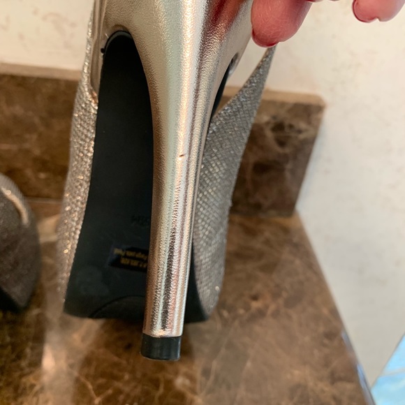 Guess Gold Sparkly Peep Toe Platform  Heels - Picture 6 of 8